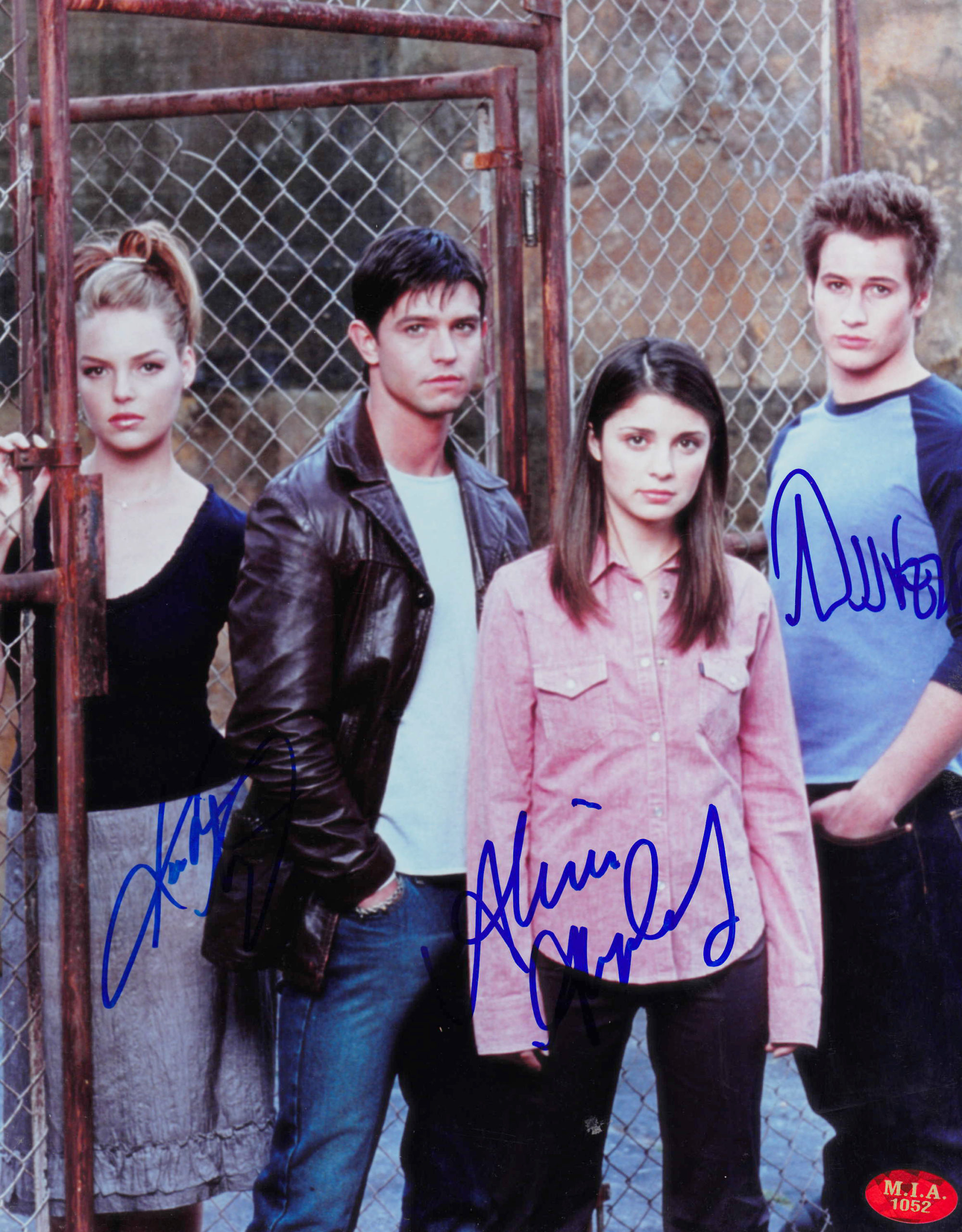 Roswell cast signed 8x10 photo 3 signatures Fanboy Expo Store