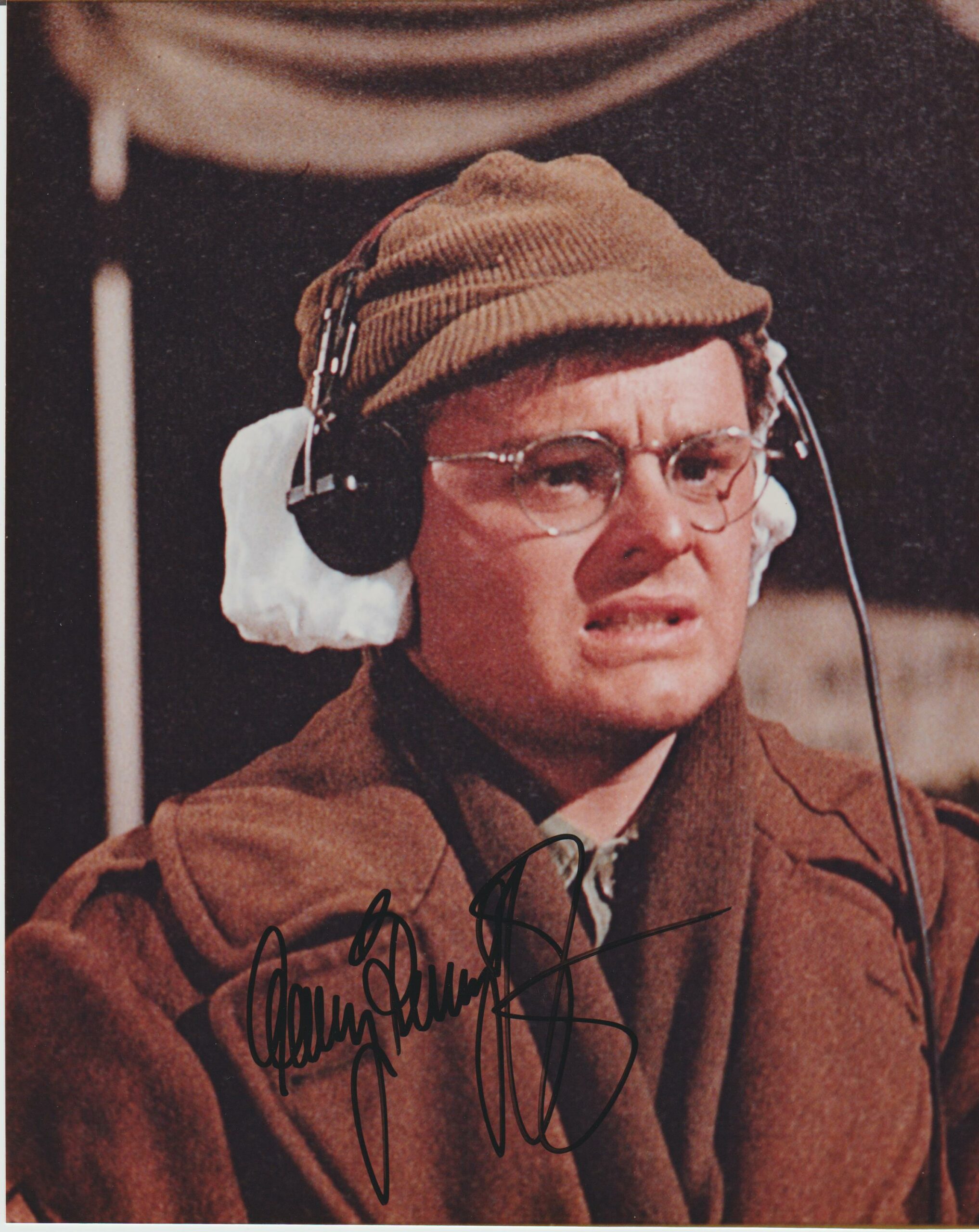How Did Gary Burghoff Lose His Fingerstimeline Friends2 - y7ji0dk